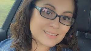 Liz Najera's Instagram, Twitter & Facebook