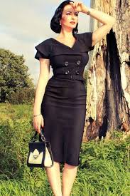 La robe années 50 permet de jouer sur la carte du vintage. Robes Annees 50 Decouvrez Les Styles Vintage Et Rockabilly Robe Annee 50 Look Annees 50 Tenue Annee 50