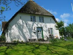 photo of reetdachhaus pellworm nordsee reetdachhaus haus strandhaus