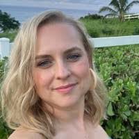 Amanda Conrad's Instagram, Twitter & Facebook