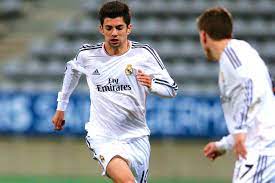 Enzo alan zidane fernández, known as enzo zidane and sometimes simply as enzo, is a french professional footballer who plays as a midfielder. Pressure On Enzo Fernandez Grows As Zidane S Son Makes Real Madrid Bow Bleacher Report Latest News Videos And Highlights