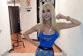 Momento emitido el 08 de junio de 2020 por ciudad magazine. A Los 67 Anos Adriana Aguirre Poso En Conchero Y Plumas Para La Temporada De Verano Radio Mitre