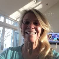 Janet Reck's Instagram, Twitter & Facebook