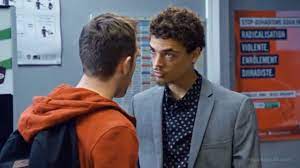 Je sais même pas pourquoi je perds mon temps à poster ma critique. Plus Belle La Vie Resume Ce Qui Vous Attend Dans L Episode 3812 Du Mardi 4 Juin 2019 Spoilers News Series A La Tv Allocine