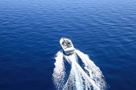 The gas will be delivered full and should be returned full, there is a gas station on the lake at clear lake boats by pm park.we can offer a tutorial of boat usage. 16 Best Boating Lakes In The U S Extra Space Storage