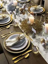 65 Idees Deco Pour Une Superbe Table De Noel Faciles Pas Cheres En 2020 Decoration Table De Noel Table De Noel Decoration Table