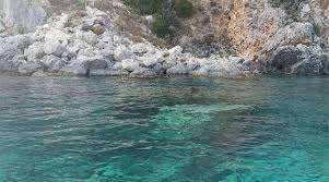 Paradise beach is the best known beach in corfu with a beautiful landscape. Paradise Strand Korfu Vacanzegreche