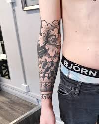 The tattoo placement options are massive, such as, wrist, shoulders. Updated 40 Peony Tattoos That Pop August 2020