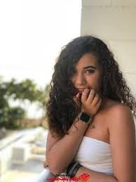 ايه ,لقيتها قاعده علي الكرسي عريانة تماما وجايبه فيديو سكس لعيل عنتيل وزبرو مليان عروق وراس زبري تخينه اوي وهو عماله ينيك في ميلف طريه ومليانه شويه في جسم عمتي بالظبط ,عمتي كانت عماله تفرك في كسها وتتأوه تأوهات مكتومة بس كلها شهوة ,اول ما. ØµÙˆØ± Ø¨Ù†Ø§Øª Ø¹Ù…Ø± 16