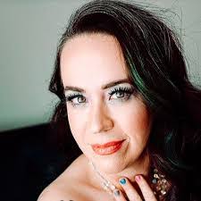 Renee Little's Instagram, Twitter & Facebook