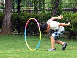 3歳児 おすすめ 親子でできるフラフープ遊びを紹介します chiik 3歳児 フラフープ 遊び