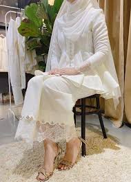 Jika anda menyukai baju yang tidak banyak menggunakan ornament. 210 Baju Nikah Putih Ideas In 2021 Nikah Wedding Dresses Nikah Dress