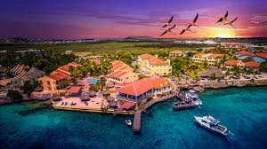 It is a mostly flat, riverless coral island renowned for diving, windsurfing, and bird watching. Angebote Bonaire Caribbean Club Bonaire