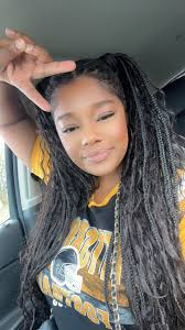 Hi! I'm new to this group. I recently joined because the Pittsburgh  Steelers It's my favorite team since the 80 and still my team