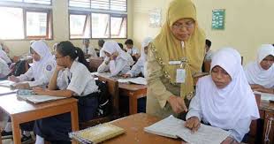 25 Kumpulan Puisi Guru Tercinta Yang Menyentuh Hati