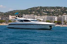 Because the circumference of the earth at the equator is 24,901.55 miles, a spot on the equator rotates at approximately 1,037.5646 miles per hour (1,037.5646 times 24 equals 24,901.55), or 1,669.8 km/h. 10 Superfast Charter Yachts For Speed Demons