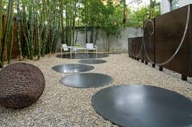 As you let more grass grow along the sides, your walkway will feel like it's leading. 25 Ideas To Perk Up Your Side Yard