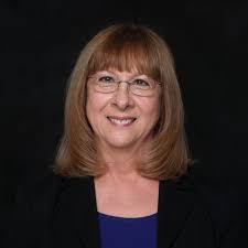 Lori Hills's Instagram, Twitter & Facebook