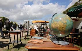 On se retrouve pour un nouveau retour de brocante =) pour cette nouvelle année j'ai décider de continuer le concept de l'achat mystère. Les Brocantes Et Vide Greniers Du Week End A Paris Et En Ile De France Le Parisien