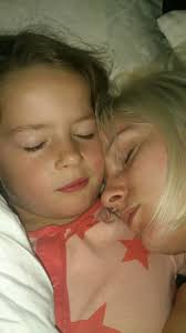 Lucy Richmond (@loobylue84)