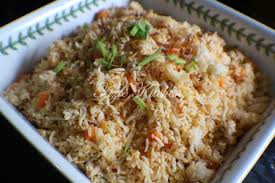 Ikan bilis direbus dan dibilas air bersih untuk membuang segala kotoran.kemudian ikan bilis akan dijemur sehingga kering.setelah kering ikan bilis akan diasingkan mengikut gred. Nasi Goreng Ikan Bilis Yang Sedap Dan Berkhasiat Seimbang Azie Kitchen