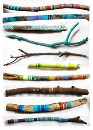 Source Image Dans Ma Maison A La Mer Jaccrocherais Des Bois Flottes En Guise De Tringles A Rideaux Et Je Les Driftwood Crafts Painted Driftwood Painted Sticks