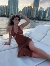 Good day everyone🩵 come chat with me👇🏼 snipfeed.coonlyf_ella