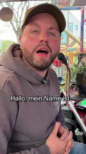 Es ist wieder Gallimarkt!🎠 Jeden Tag stellen wir euch hier  Schaustellerinnen und Schausteller vor. Heute: Ralf Langenscheidt jr. Der  32-Jährige betreibt das Fahrgeschäft "Hot Snow"., 🎥Ein Video von ...