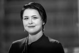 Courtney Vice's Instagram, Twitter & Facebook