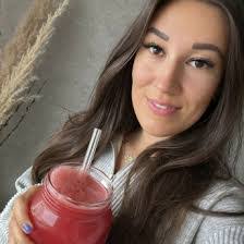 Tina Bergmann's Instagram, Twitter & Facebook