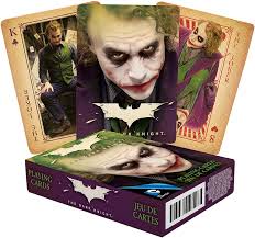 For the dark knight, the gave away joker bozo masks. Der Joker Heath Ledger Satz Von 52 Spielkarten Nm Amazon De Spielzeug