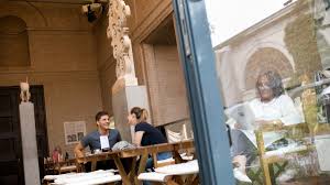 A great selection of high quality restaurant images and restaurant stock photos. Restaurants In Munchen Essen Trinken In Munchen Sz De