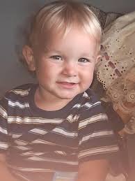 Can you see the short story in these photos?