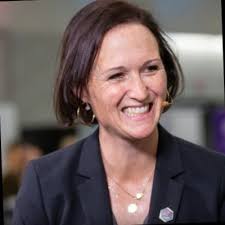 My sister Natalie Khalil just finished a PhD in biomedical engineering  she's applying to YC and looking for a CTO co-founder, someone who knows  how to deploy full stack applications 😂 |