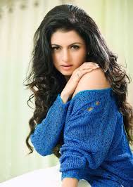 Actress bhagyashree family members with husband himalaya dasani, daughter avantika & son abhimanyu. Bhagyashree I Have No Regrets Rediff Com Movies