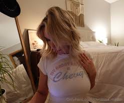 Christina Reeder - Free pics, galleries & more at Babepedia