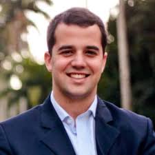 Filho de Sérgio Cabral é multado por propaganda eleitoral antecipada no  Facebook