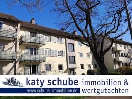 „westlich der historischen altstadt freiburgs, begrenzt vom hauptbahnhof im osten und der dreisam im süden, liegt der durchgrünte stadtteil stühlinger, bekannt für seine entspannte atmosphäre, die unikliniken im norden sowie. 2 Zimmer Wohnung Zum Verkauf 79106 Freiburg Stuhlinger Fehrenbachallee 53 Mapio Net