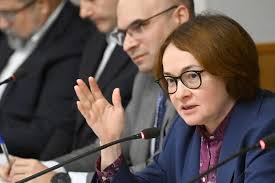 Putin's Central Banker Angers Russia Elite With Rate Hikes