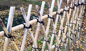 Make Japanese Bamboo Fences Trellises Gardener S Supply Bamboo Fence Diy Bamboo Fences Bamboo Trellis