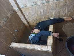 Sujud tilawah jika dalam perjalanan atau diatas tunggangan. Berada Di Dalam Bak Kamar Mandi Rumahnya Dengan Posisi Kepala Didalam Air Berita Terkini Kabar Terbaru Indonesia Liputan4 Com