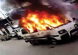 Courageous Mumbai driver saves 18 children from burning mini bus | India  News – India TV