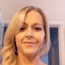 Janelle Bode's Instagram, Twitter & Facebook