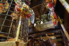 都心にも伝統的で美しいお寺もあります。 ガイドブックに載っていないお寺もあります。 そのようなお寺では観光客も少ないので、のんびり見学できます。 東京(とうきょう) токио 寺(てら) буддийский храм 都心(としん) центр токио 伝統的(でんとうてき)な традиционный 美(うつく)しい. ã†ãªãŽå±‹ãŸã‚€ã‚ æœ¬ä¸¸ æ˜¥æ—¥äº•åº— ã¤ã‹ã®ãã„ã ãŠã‚Œã‚‹ãŒã„ã„ãƒ–ãƒ­ã‚°