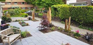 Rufen sie uns einfach an und lassen sie uns in einem persönlichen beratungsgespräch herausfinden. Garten Und Landschaftsbau Bublica In Dusseldorf Baumfallung Pflasterarbeiten Rollrasen Zaunbau Teichbau