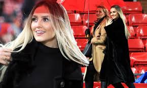 The couple moved in together last year and the little mix star revealed her beloved cat jack had also joined them in the stunning pad. Perrie Edwards Looks Glamorous As She Joins Beau Alex Oxlade Chamberlain S Mum At Football Match Daily Mail Online