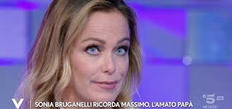 Sonia Bruganelli, padre morto di aneurisma: "Ho capito subito"/ "Era il mio  nido..."