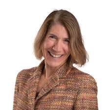 Emily Brace's Instagram, Twitter & Facebook