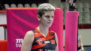 Questa pagina è stata modificata per l'ultima volta il 18 lug 2021 alle 06:07. Ebrar Karakurt Pasor Caprazlari Arasindan Boskovic I Begeniyorum Kosheleva Cocukluk Idolumdu Voleybol Magazin Voleybolun Renkli Dunyasi