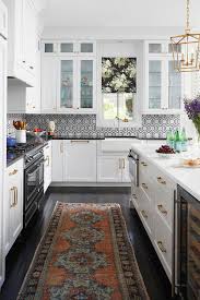 Black and white are neutrals and their use in interior design is interesting in the sense that these two colors can both stand out dramatically and blend. 19 Black White Kitchen Backsplash Ideas Make It Contrast Kitchen Design Traditional Kitchen Decor Modern Kitchen Design